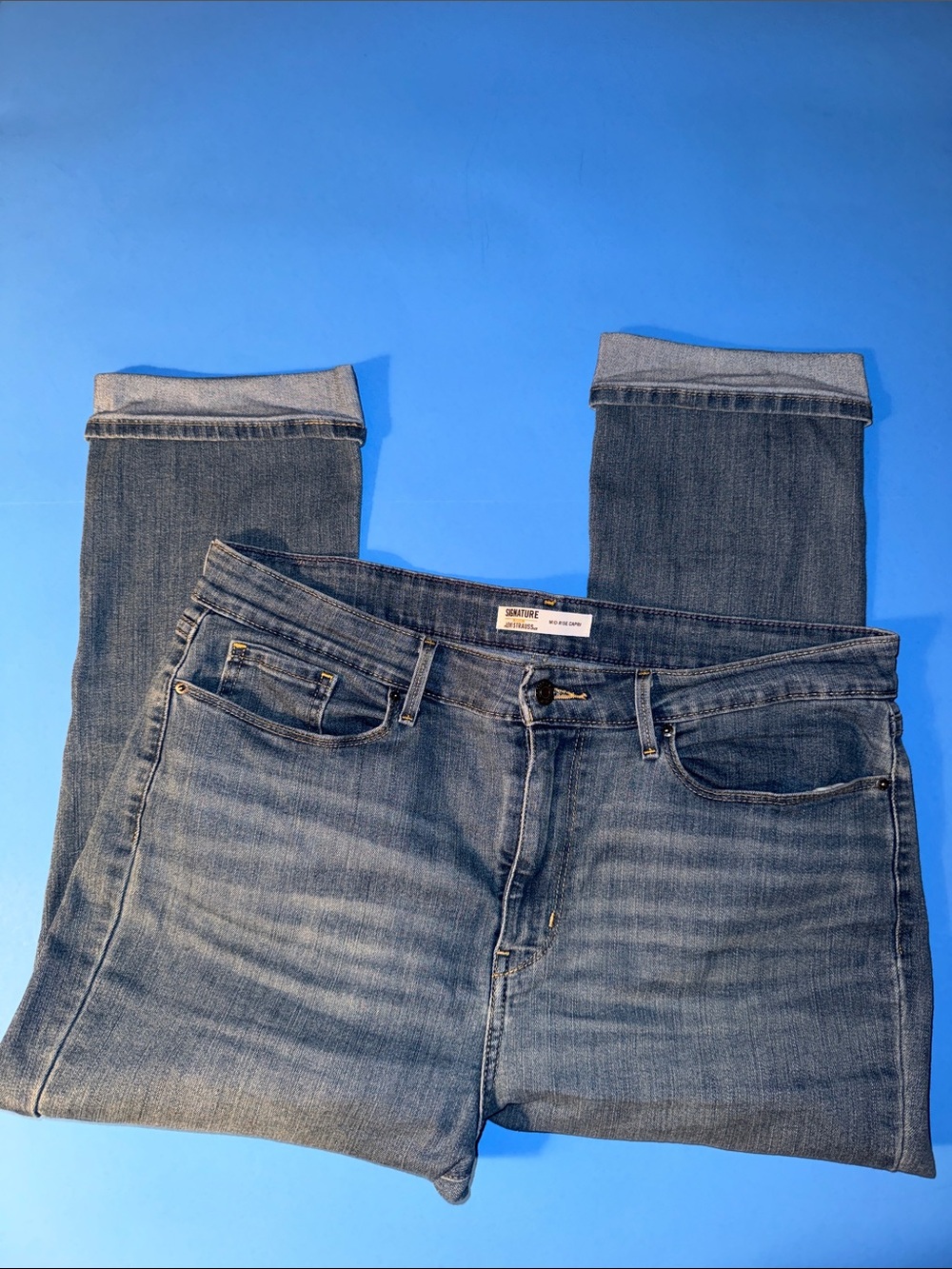 Signature by Levi Strauss Blue Mid rise Capri Jeans